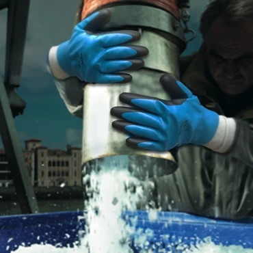 SHOWA 477 Kältebeständige Schutzhandschuhe Mit Nitril Beschichtung (5 Paare In Paket), Blau-Schwarz 4 SHOWA 477 Kältebeständige Schutzhandschuhe Mit Nitril Beschichtung (5 Paare In Paket), Blau-Schwarz – Bild 2