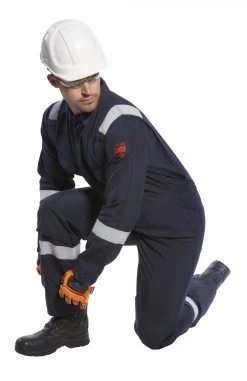 Portwest AF53 - Araflame Gold Multinorm Arbeits Overall Schutz Vor Strahlungs- Und Kontakthitze, Flammhemmend, Elektrostatisch, Reguläre Größe, Marine -Arbeitsschutzkleidung Geschäft 3DA51BE4 1724 E71F E49E 37FE6BB7765B