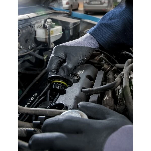 Portwest A353 - Dermiflex Ultra Plus Schutzhandschuhe Mit Beschichtung Aus Nitril, 15G (12 Paare In Paket), Grau-Schwarz 6 Portwest A353 - Dermiflex Ultra Plus Schutzhandschuhe Mit Beschichtung Aus Nitril, 15G (12 Paare In Paket), Grau-Schwarz – Bild 4