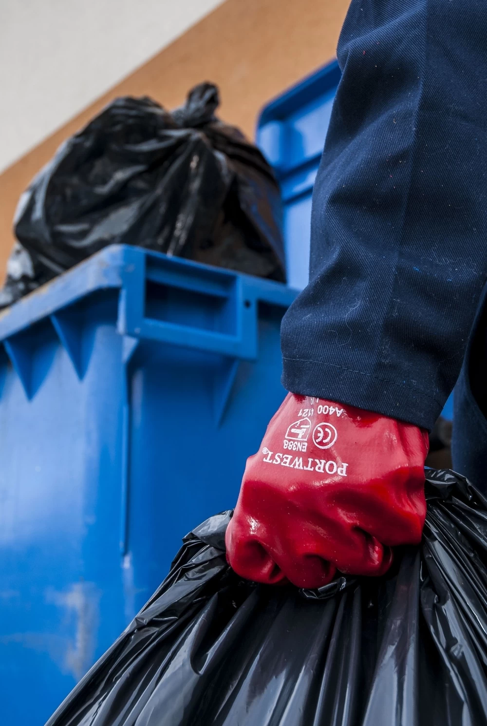 Portwest A400 Arbeitshandschuhe Mit Beschichtung Aus PVC, 12G, Feuchtebeständig (12 Paare In Paket), Rot 6 Portwest A400 Arbeitshandschuhe Mit Beschichtung Aus PVC, 12G, Feuchtebeständig (12 Paare In Paket), Rot – Bild 4