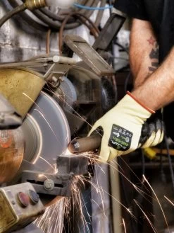 Showa 4561 Schnittschutzhandschuhe Mit Beschichtung Aus Nitrilschaum (12 Paare In Paket), Gelb-Schwarz -Arbeitsschutzkleidung Geschäft A9F928C3 865B E4B6 51D4 A166CF7EAB51