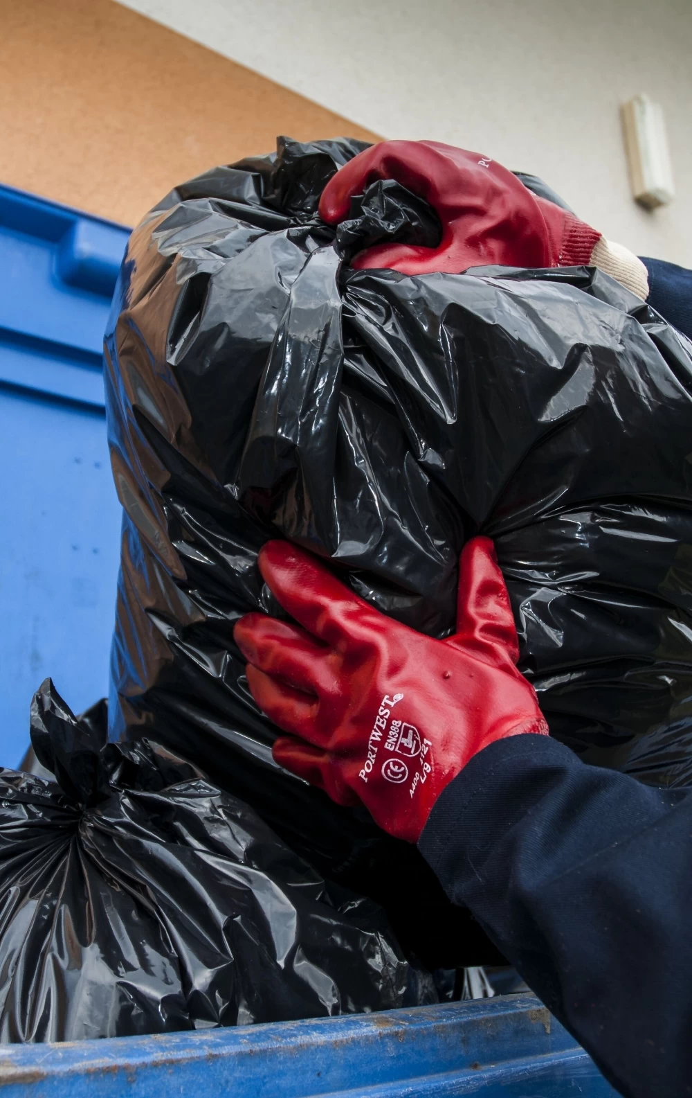 Portwest A400 Arbeitshandschuhe Mit Beschichtung Aus PVC, 12G, Feuchtebeständig (12 Paare In Paket), Rot 7 Portwest A400 Arbeitshandschuhe Mit Beschichtung Aus PVC, 12G, Feuchtebeständig (12 Paare In Paket), Rot – Bild 5